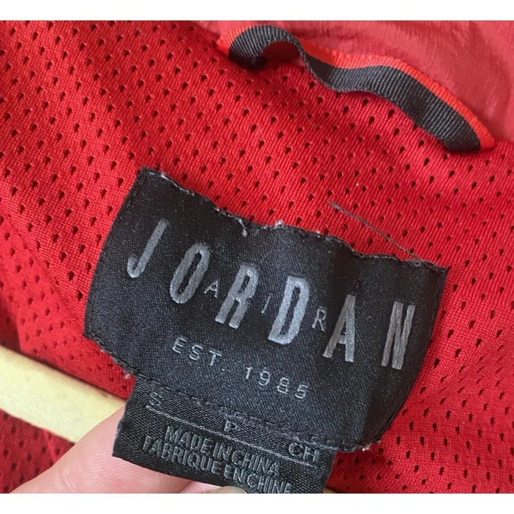 Nike zipper paint